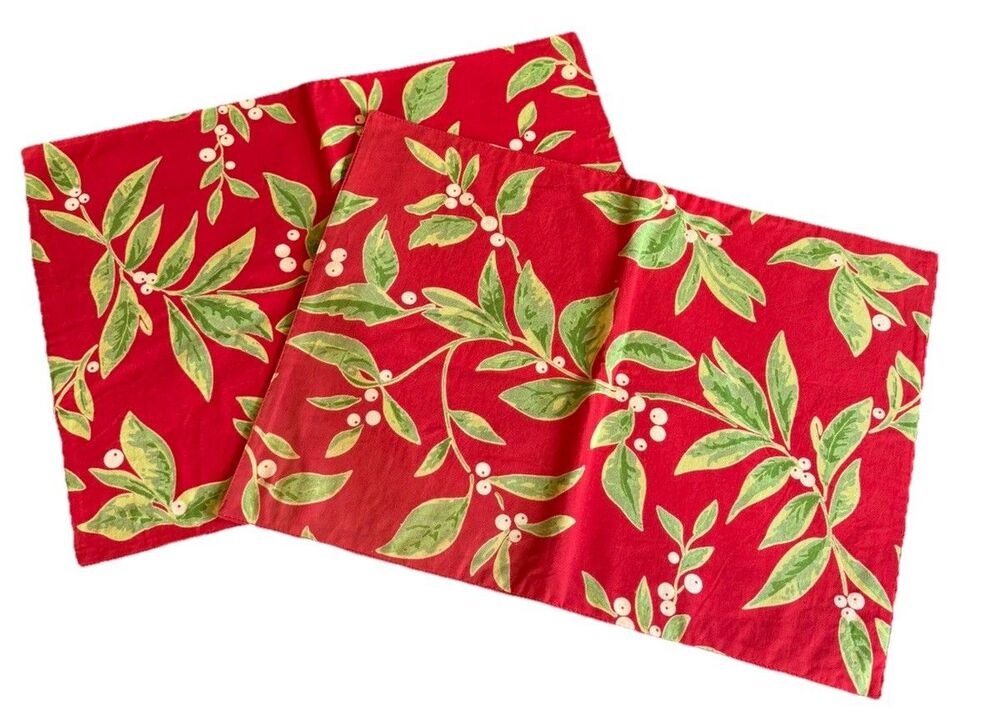 Christmas Holiday Placemats Set Of 2 Kitchen Kaboodle Floral Berry